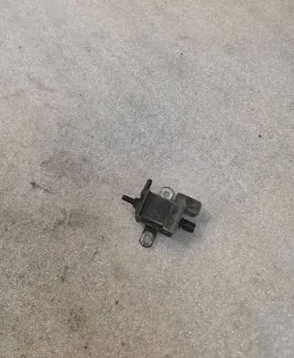 BMW 5 E34 Turbo solenoid valve