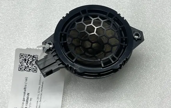 Audi A3 S3 8V Front door high frequency speaker 8V0035397
