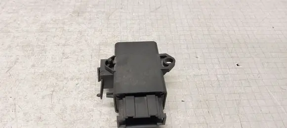Volkswagen Transporter - Caravelle T5 Seat heating relay 1K0959772