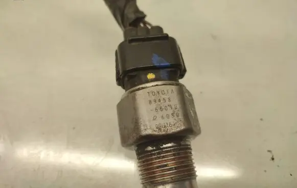 Toyota Corolla Verso AR10 Fuel pressure sensor 8945860010