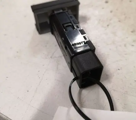 Hyundai Santa Fe Windscreen/window heater switch 202002962