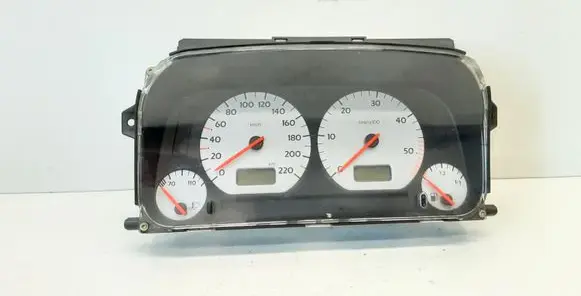 Volkswagen Golf III Speedometer (instrument cluster) 1H0919864R 6160633161