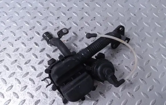 Vacuum air tank