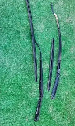 Hyundai Ioniq 5 Front wiper blade arm