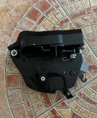 BMW X5 E53 Front door lock 51218402537