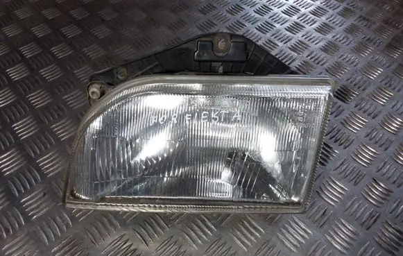 Volkswagen Golf II Headlight/headlamp 24560R8 301124038