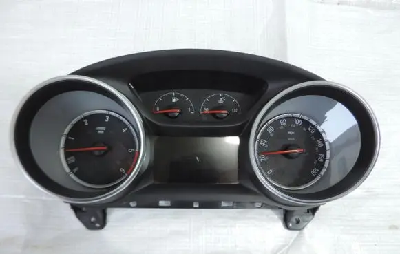 Opel Insignia B Speedometer (instrument cluster) 39113829