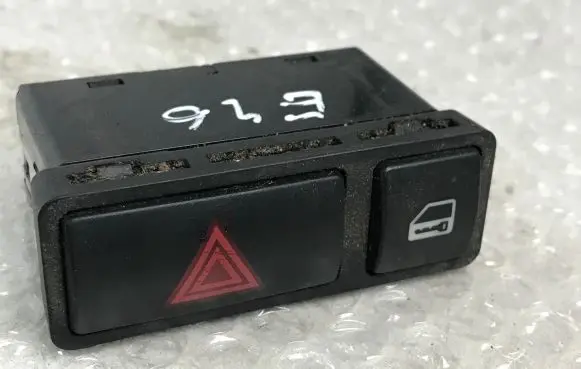 BMW 3 E46 Hazard light switch 8368920