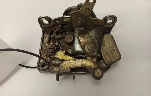 Mercedes-Benz COMPAKT W115 Front door lock