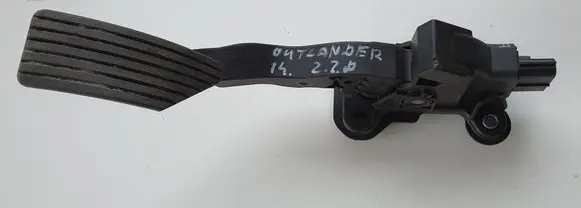 Mitsubishi Outlander Accelerator throttle pedal 1600A115