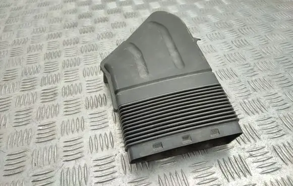 Seat Exeo (3R) Air intake duct part 8E0129617D