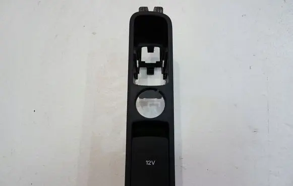 Audi Q3 8U 12 V Socket (front) 8U1863349A