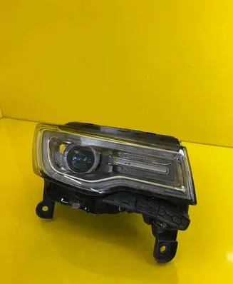 Jeep Cherokee Headlight/headlamp 68144708AC