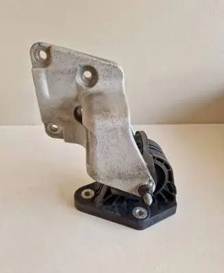 Hyundai Ioniq Engine mount bracket EBA4074