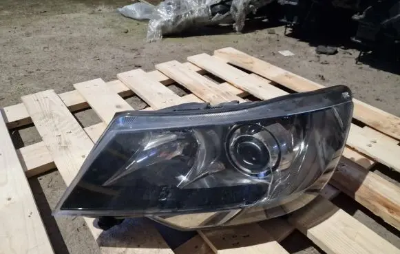 Skoda Superb B6 (3T) Headlight/headlamp 3T1941015G