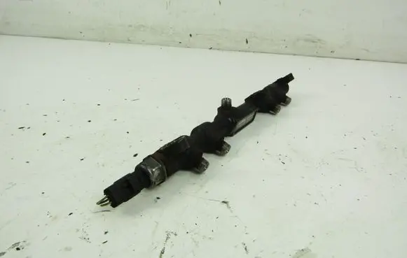 Ford Mondeo Mk III Fuel main line pipe 
