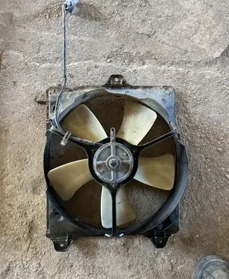 Toyota Avensis T220 Electric radiator cooling fan