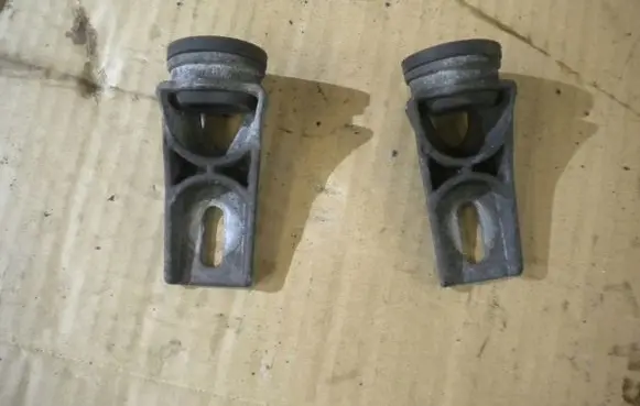 Opel Meriva A Radiator mount bracket 13184983
