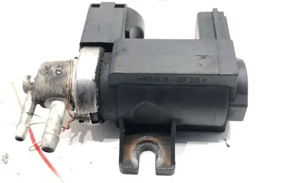Audi A6 S6 C6 4F Fuel pressure regulator 8E0906627C