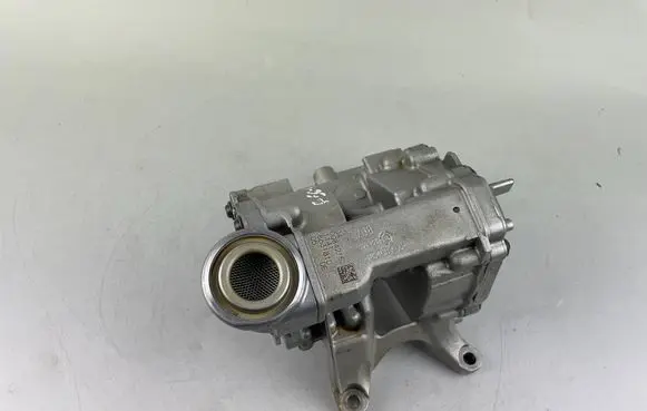 Mini One - Cooper F56 F55 Oil pump 8631810 0084215 8600425
