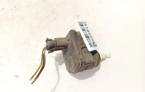 Opel Omega B1 Headlight level adjustment motor 90492832 00728230