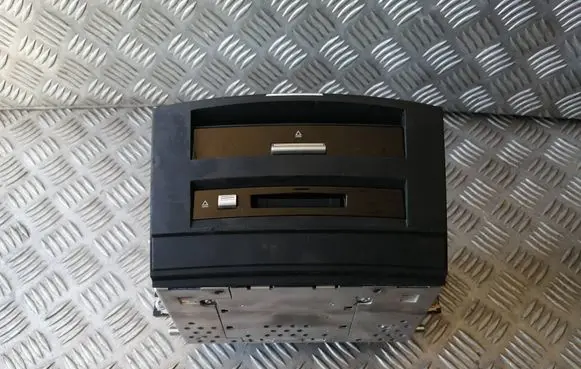Mercedes-Benz S W221 CD/DVD changer A2218702795 A2218700191