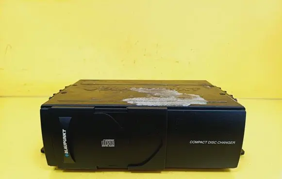 Audi A6 S6 C5 4B CD/DVD changer 7607700006
