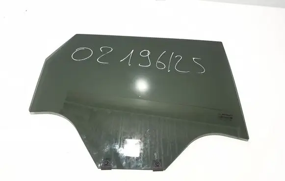 Renault Austral Rear door window glass 823000402R