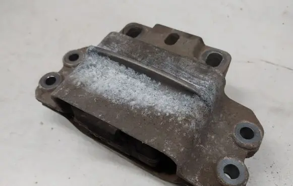 Volkswagen Golf Plus Engine mount bracket 1K0199555L