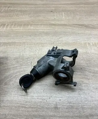 Volkswagen PASSAT B3 Ignition lock 357905851
