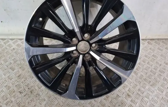 Toyota Highlander XU70 R20 alloy rim 426110E600