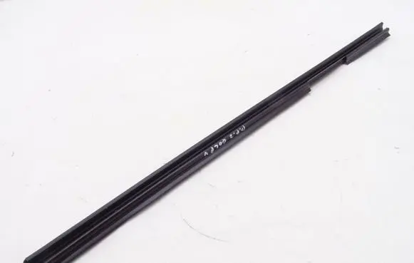 Volkswagen Golf V Front door windshield rail 1K4837471E