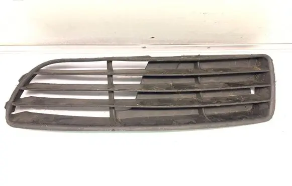 Audi A4 S4 B5 8D Front bumper lower grill 8D0807345