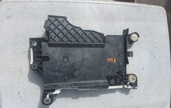 BMW 1 F40 Battery tray 9387574