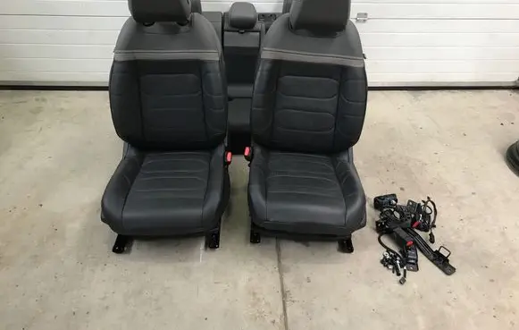 Seat set