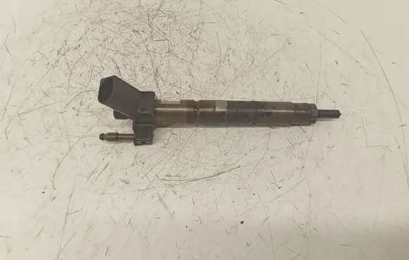 BMW 5 F10 F11 Fuel injector 7823461 8ARM71F