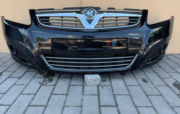 Opel Zafira B Front bumper 13247273