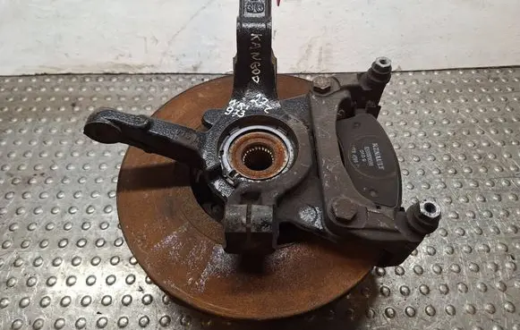 Renault Kangoo II Front wheel hub spindle knuckle S14795973 8200345944