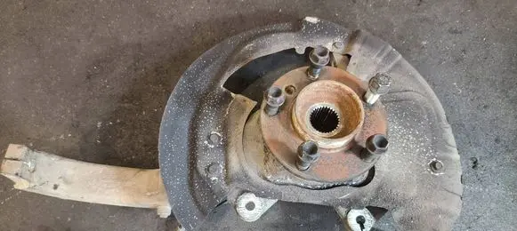 BMW X6 F16 Front wheel hub spindle knuckle