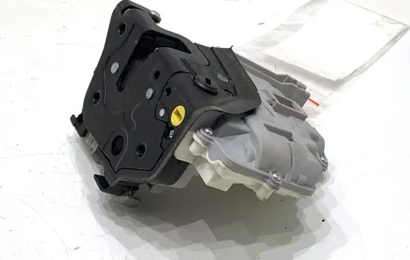 Audi A4 S4 B8 8K Rear door lock 