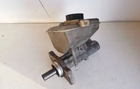 Master brake cylinder