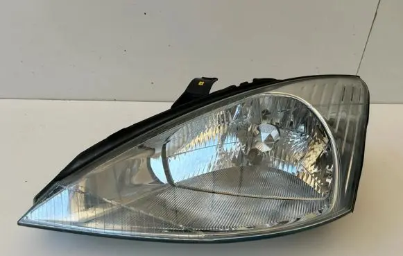 Ford Focus Headlight/headlamp 1M5113006FA