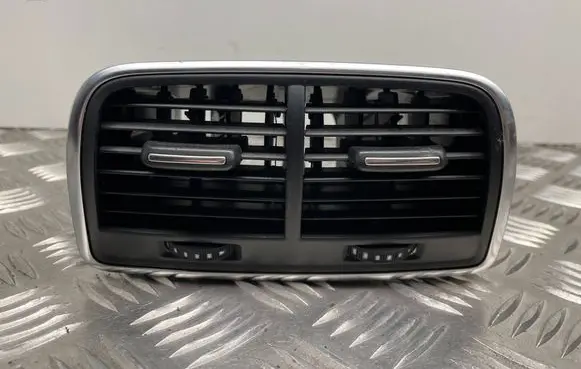 Audi A6 Allroad C7 Rear air vent grill 4G0819203