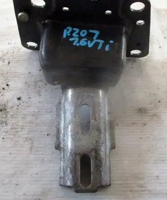 Peugeot 207 Engine mounting bracket
