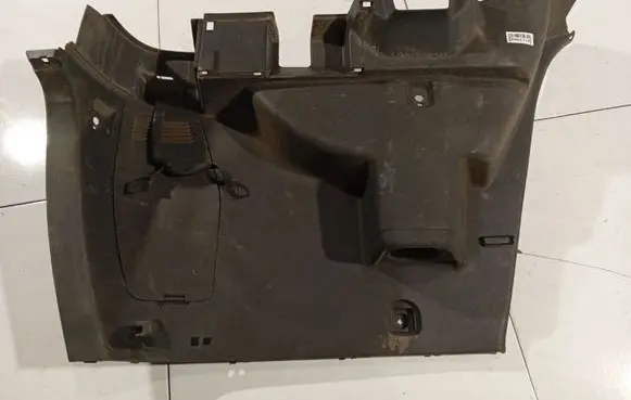Toyota Corolla Verso AR10 Other trunk/boot trim element 647300F010
