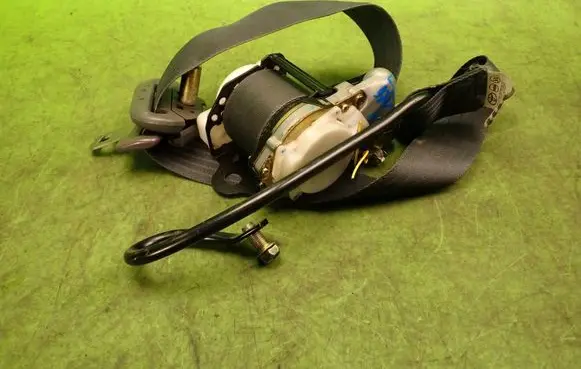 Toyota Celica T230 Front seatbelt
