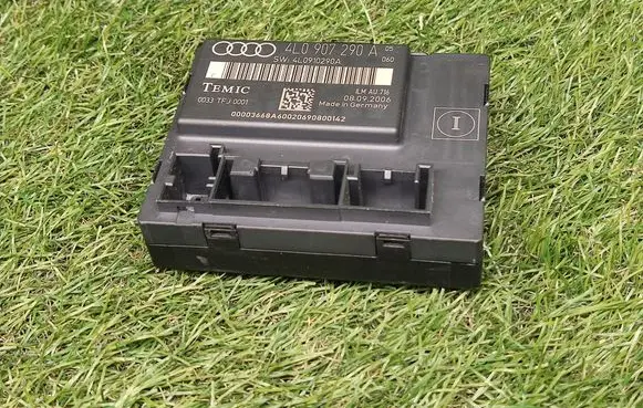 Audi Q7 4L Door control unit/module 4L0907290A 4L0910290A