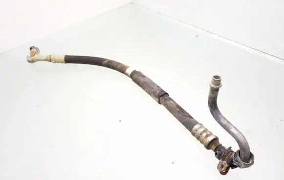 Volkswagen PASSAT B4 Air conditioning (A/C) pipe/hose 820721H