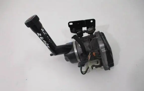 Peugeot 308 Power steering pump 9670700380