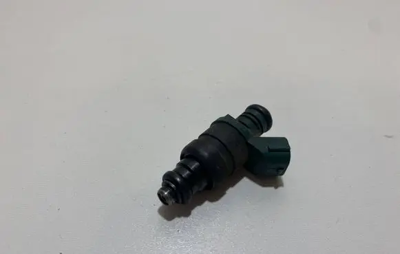 Volkswagen Golf IV Fuel injector 037906031AL